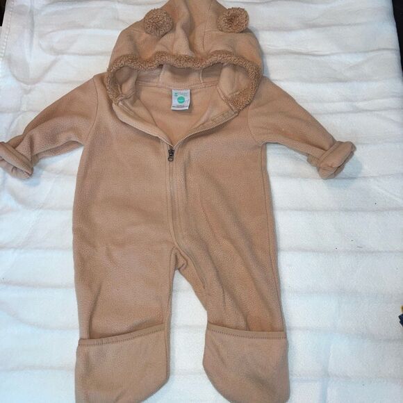 Carter's Other - Baby girls size 3-6 months (6 months) clothing